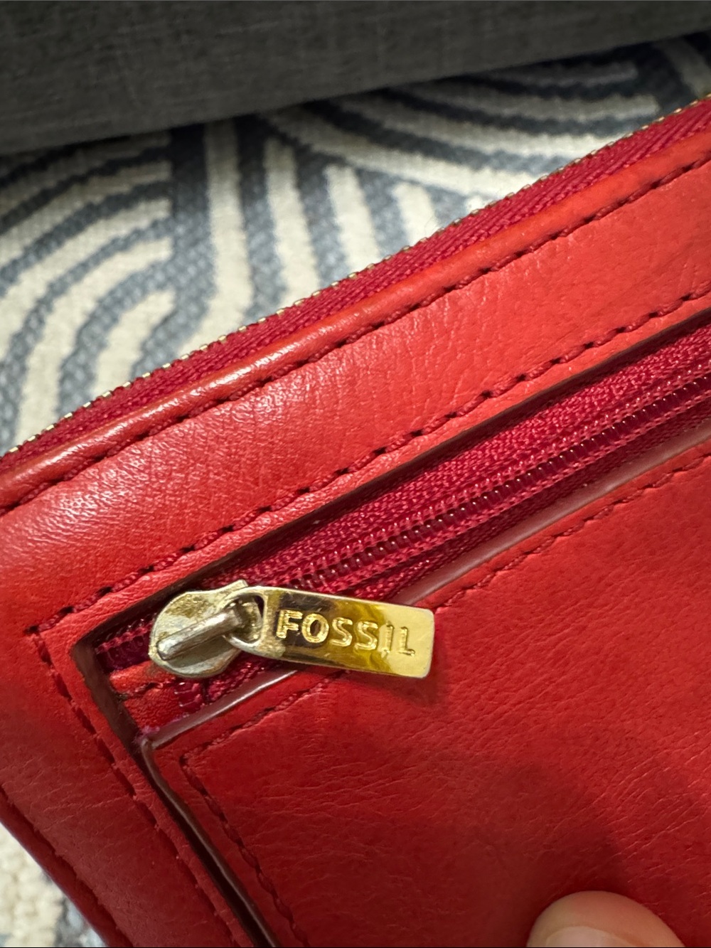 Fossil SL4268 Red Genuine Cowhide Leather Zip Around Wristlet Wallet - Picture 7 of 8